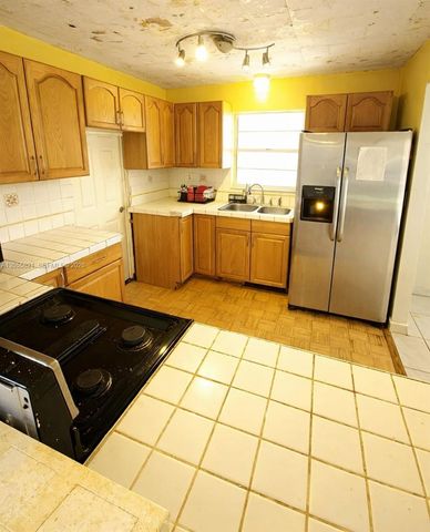 10221 SW 169th St, Miami, FL 33157