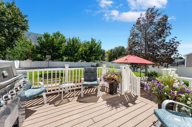 10294 N CARRIAGE LN, Cedar Hills, UT 84062