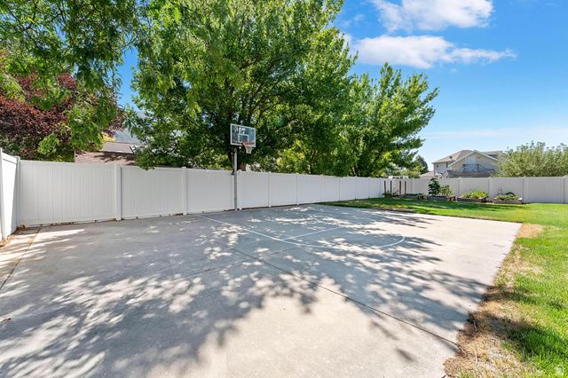 10294 N CARRIAGE LN, Cedar Hills, UT 84062