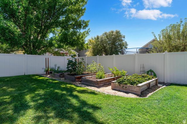 10294 N CARRIAGE LN, Cedar Hills, UT 84062