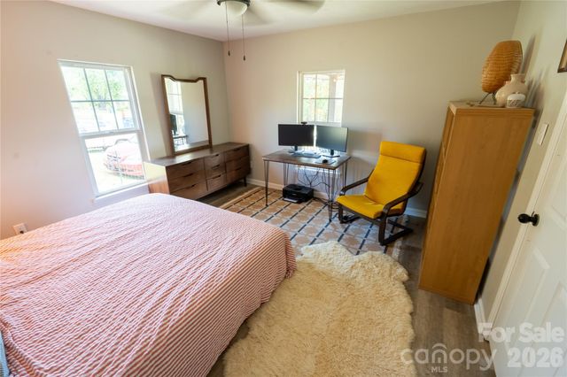 974 W US 70 Highway, Morganton, NC 28655