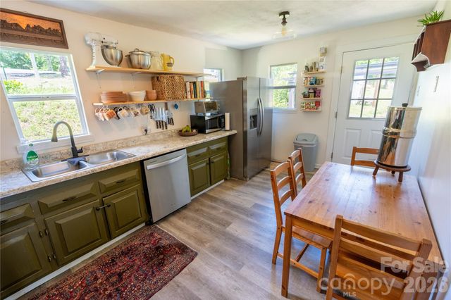 974 W US 70 Highway, Morganton, NC 28655