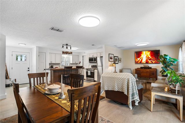 2005 ORIOLE LANE, South Daytona, FL 32119