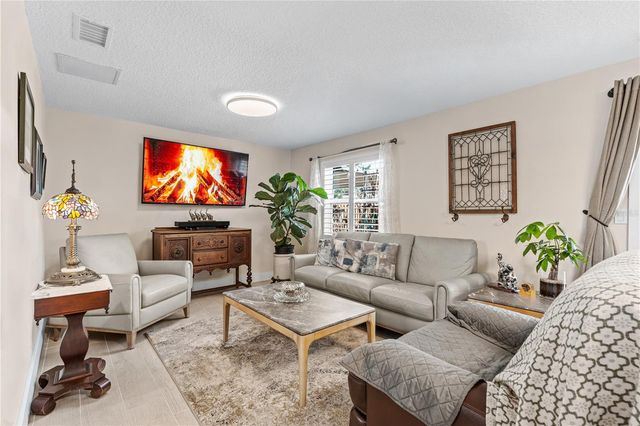 2005 ORIOLE LANE, South Daytona, FL 32119