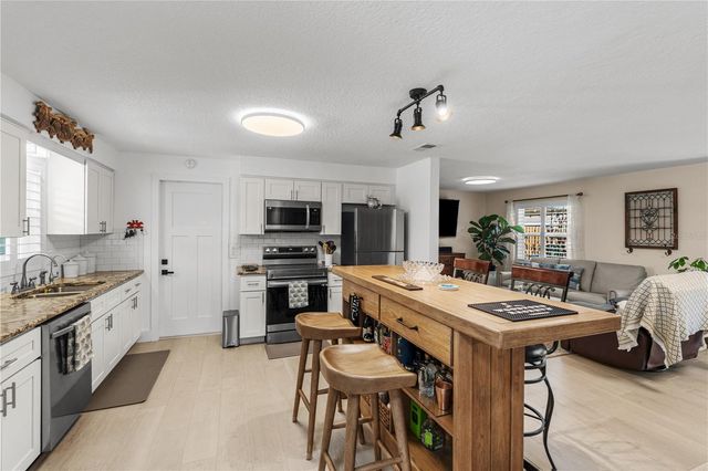 2005 ORIOLE LANE, South Daytona, FL 32119