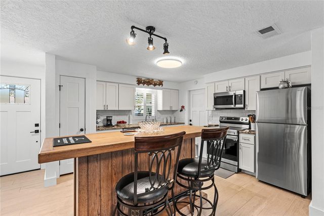 2005 ORIOLE LANE, South Daytona, FL 32119