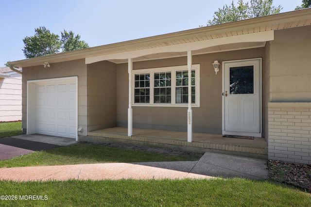 307 Westbrook Drive, Toms River, NJ 08757
