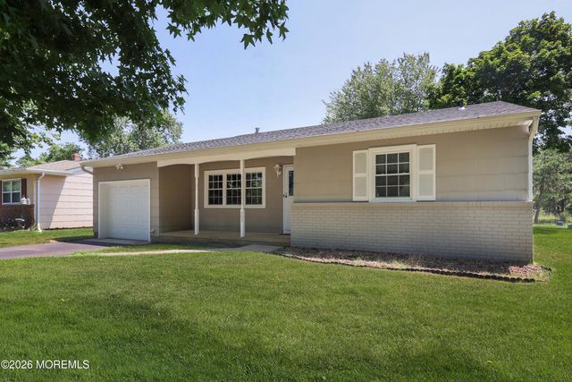 307 Westbrook Drive, Toms River, NJ 08757