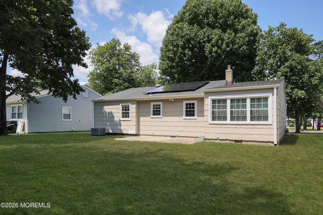 307 Westbrook Drive, Toms River, NJ 08757
