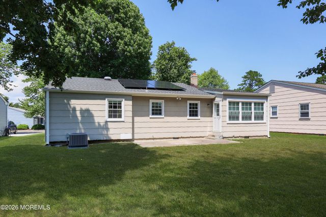 307 Westbrook Drive, Toms River, NJ 08757