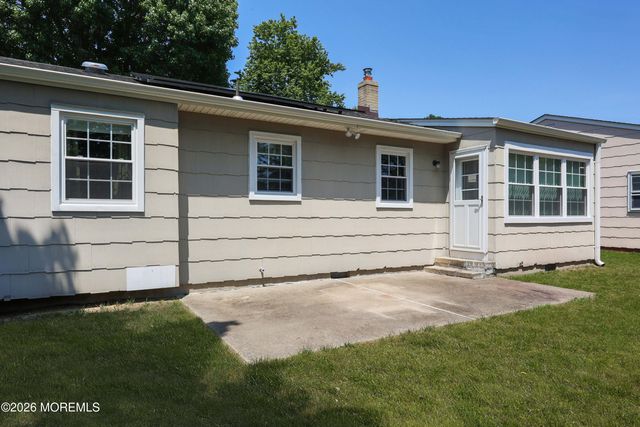 307 Westbrook Drive, Toms River, NJ 08757