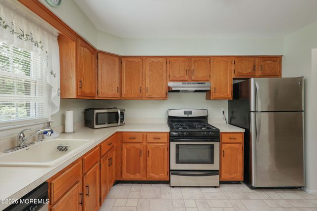 307 Westbrook Drive, Toms River, NJ 08757