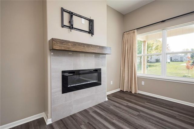 413 NE Poplar Court, Oak Grove, MO 64075