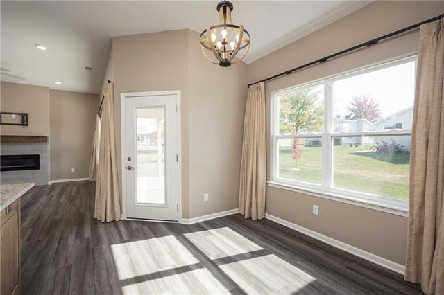 413 NE Poplar Court, Oak Grove, MO 64075