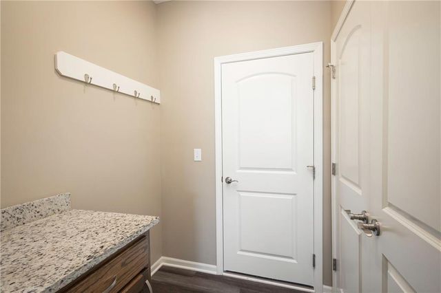413 NE Poplar Court, Oak Grove, MO 64075