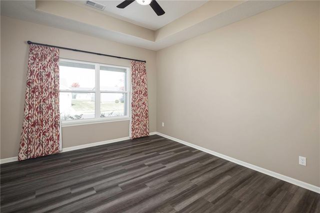 413 NE Poplar Court, Oak Grove, MO 64075