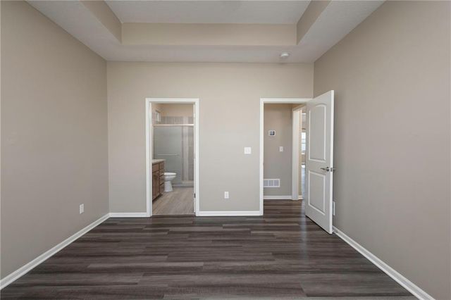413 NE Poplar Court, Oak Grove, MO 64075