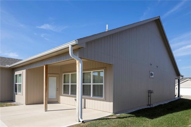 413 NE Poplar Court, Oak Grove, MO 64075
