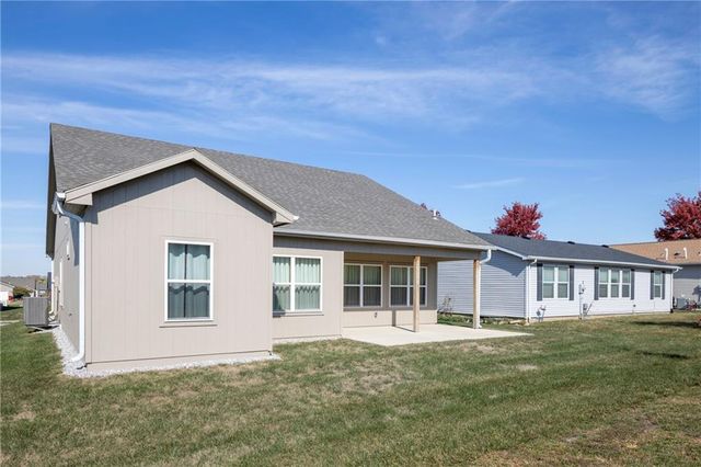 413 NE Poplar Court, Oak Grove, MO 64075