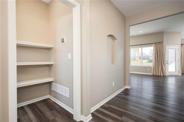 413 NE Poplar Court, Oak Grove, MO 64075