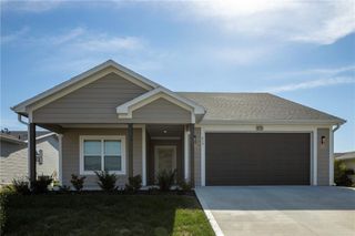 413 NE Poplar Court, Oak Grove, MO 64075