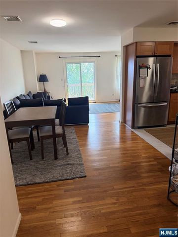 635 5th A, Carlstadt, NJ 07072