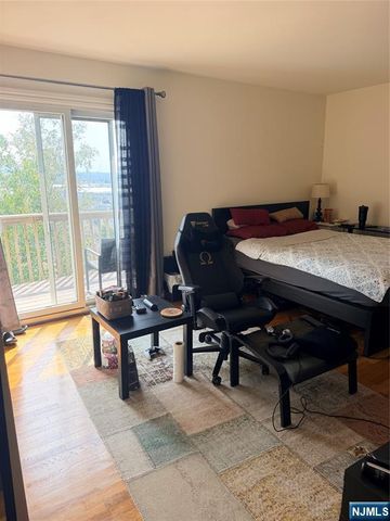 635 5th A, Carlstadt, NJ 07072