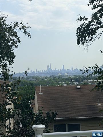 635 5th A, Carlstadt, NJ 07072