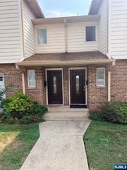 635 5th A, Carlstadt, NJ 07072