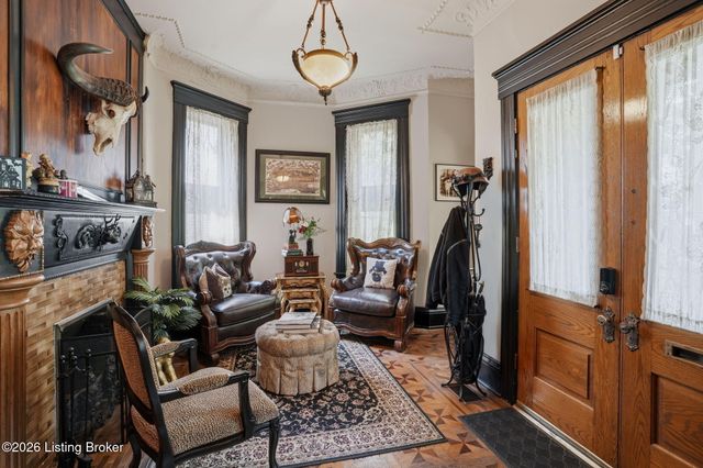 504 Belgravia Ct, Louisville, KY 40208