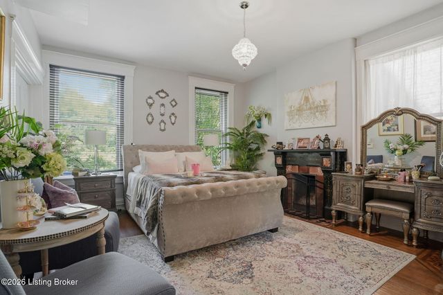 504 Belgravia Ct, Louisville, KY 40208