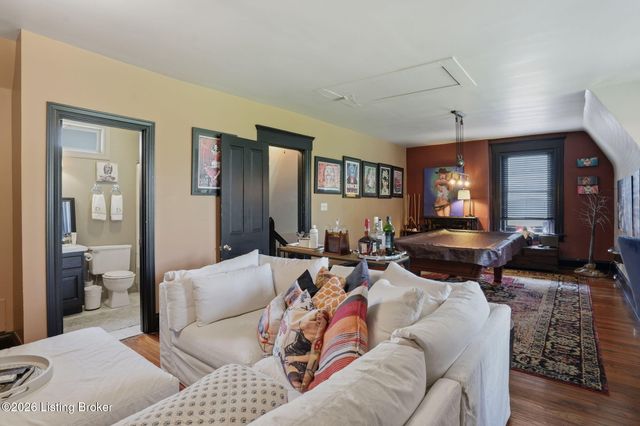 504 Belgravia Ct, Louisville, KY 40208