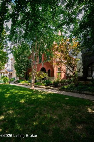 504 Belgravia Ct, Louisville, KY 40208