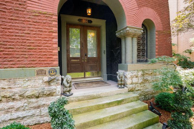 504 Belgravia Ct, Louisville, KY 40208