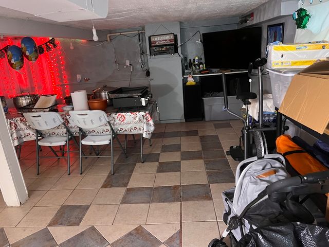 1000 Massena Avenue, Waukegan, IL 60085