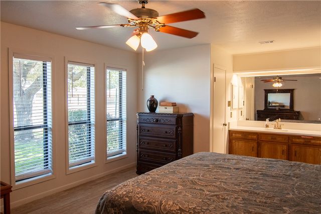 4508 Littleton Court, Bryan, TX 77802