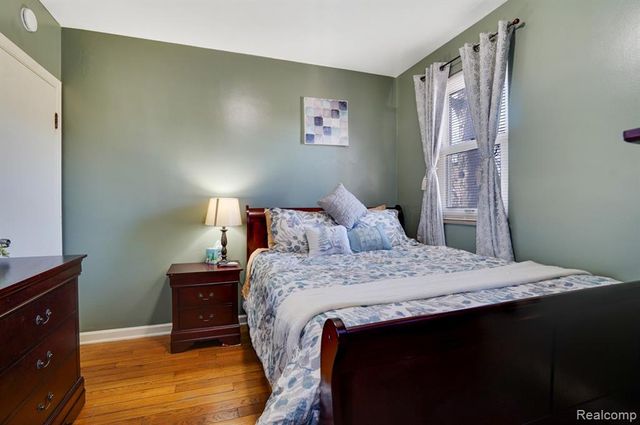 839 E Bennett Avenue, Ferndale, MI 48220