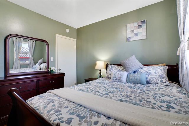 839 E Bennett Avenue, Ferndale, MI 48220