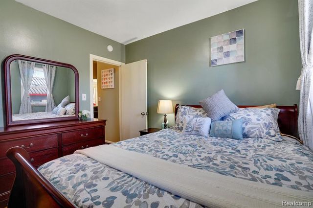 839 E Bennett Avenue, Ferndale, MI 48220