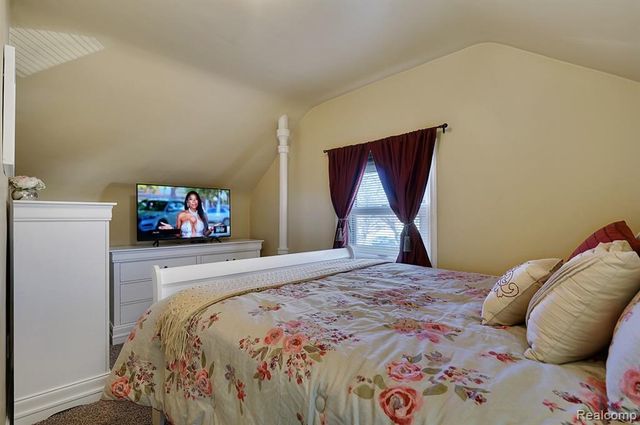 839 E Bennett Avenue, Ferndale, MI 48220