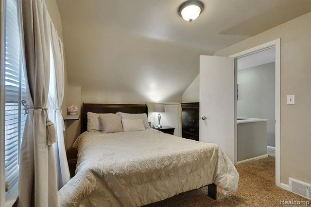 839 E Bennett Avenue, Ferndale, MI 48220