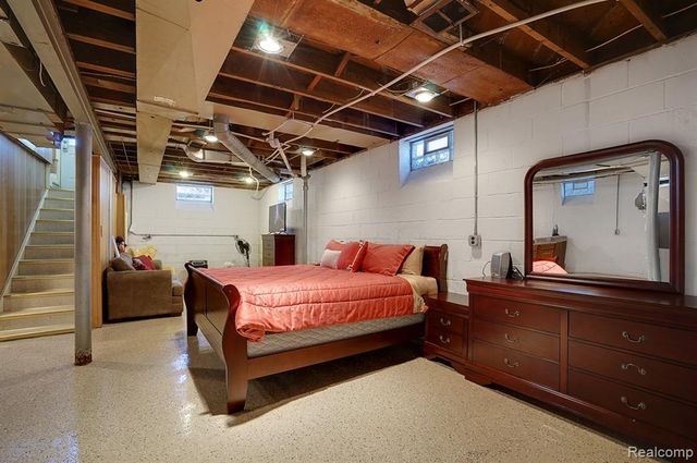 839 E Bennett Avenue, Ferndale, MI 48220