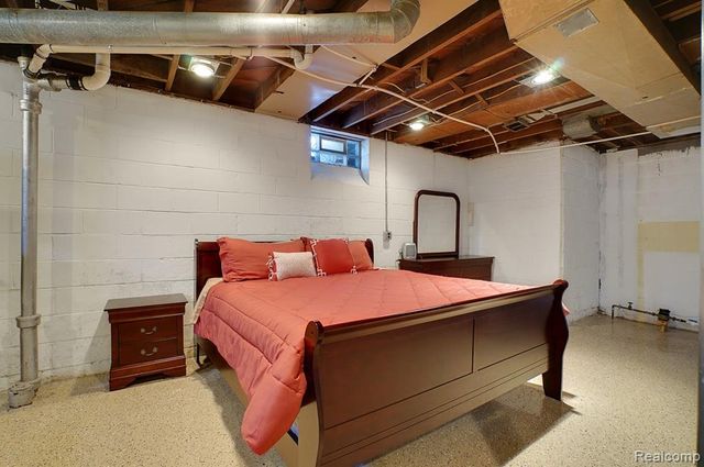 839 E Bennett Avenue, Ferndale, MI 48220