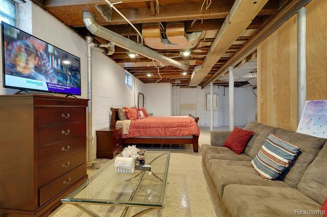 839 E Bennett Avenue, Ferndale, MI 48220