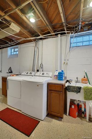 839 E Bennett Avenue, Ferndale, MI 48220