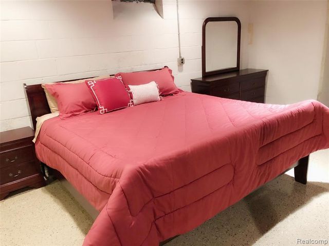 839 E Bennett Avenue, Ferndale, MI 48220