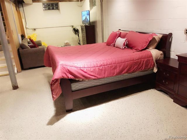 839 E Bennett Avenue, Ferndale, MI 48220