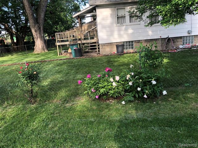 839 E Bennett Avenue, Ferndale, MI 48220