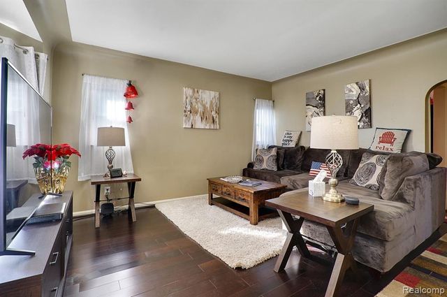 839 E Bennett Avenue, Ferndale, MI 48220