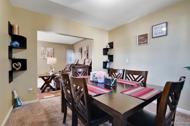 839 E Bennett Avenue, Ferndale, MI 48220